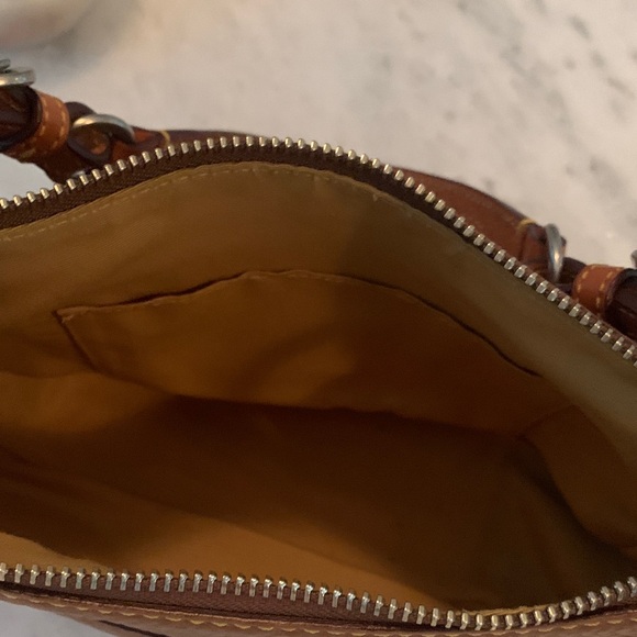 Coach Tan Leather Shoulder Bag. 10X7 9”height of strap .excellent condition - Picture 6 of 6